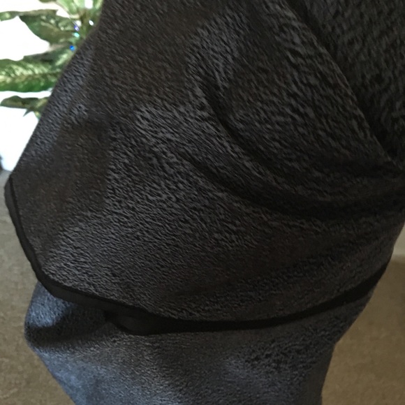 LULULEMON NWT AUTHENTIC VINYASA BLUE & BLACK COZY SOFT VERSATILE WRAP - Picture 10 of 16